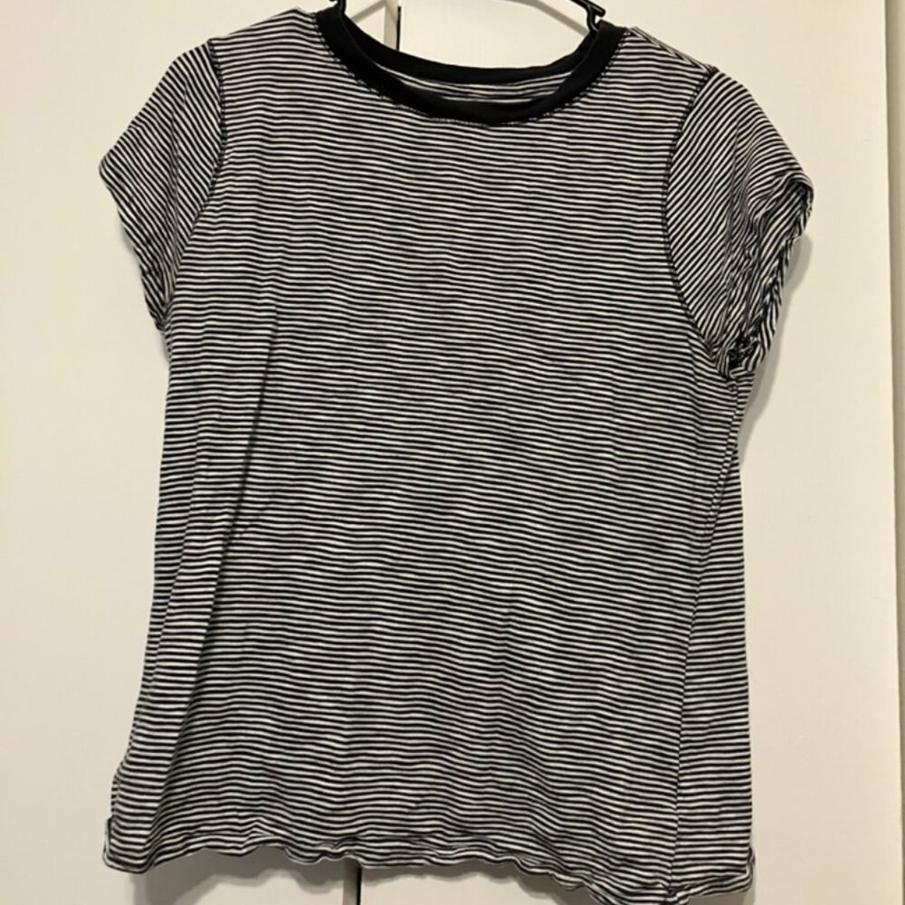 Universal Thread essentials crewneck pinstripe t-shirt